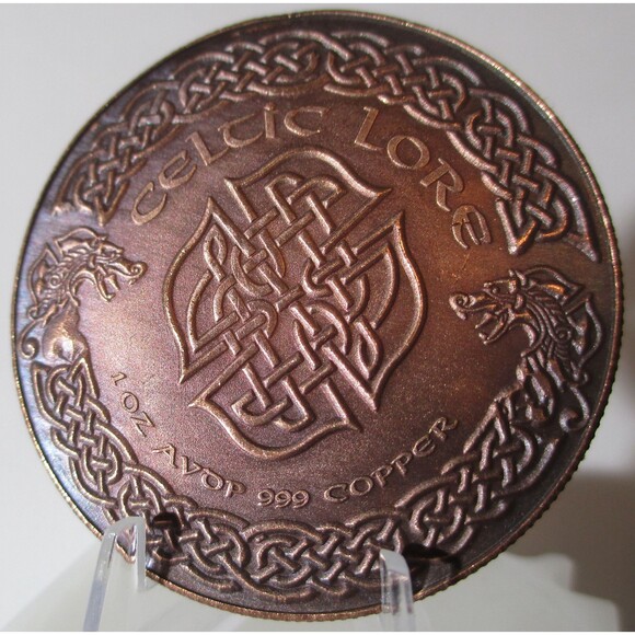 Morrigan the Queen of Battles, 1 Oz Copper Coin-Framed with display Stand - Picture 7 of 7